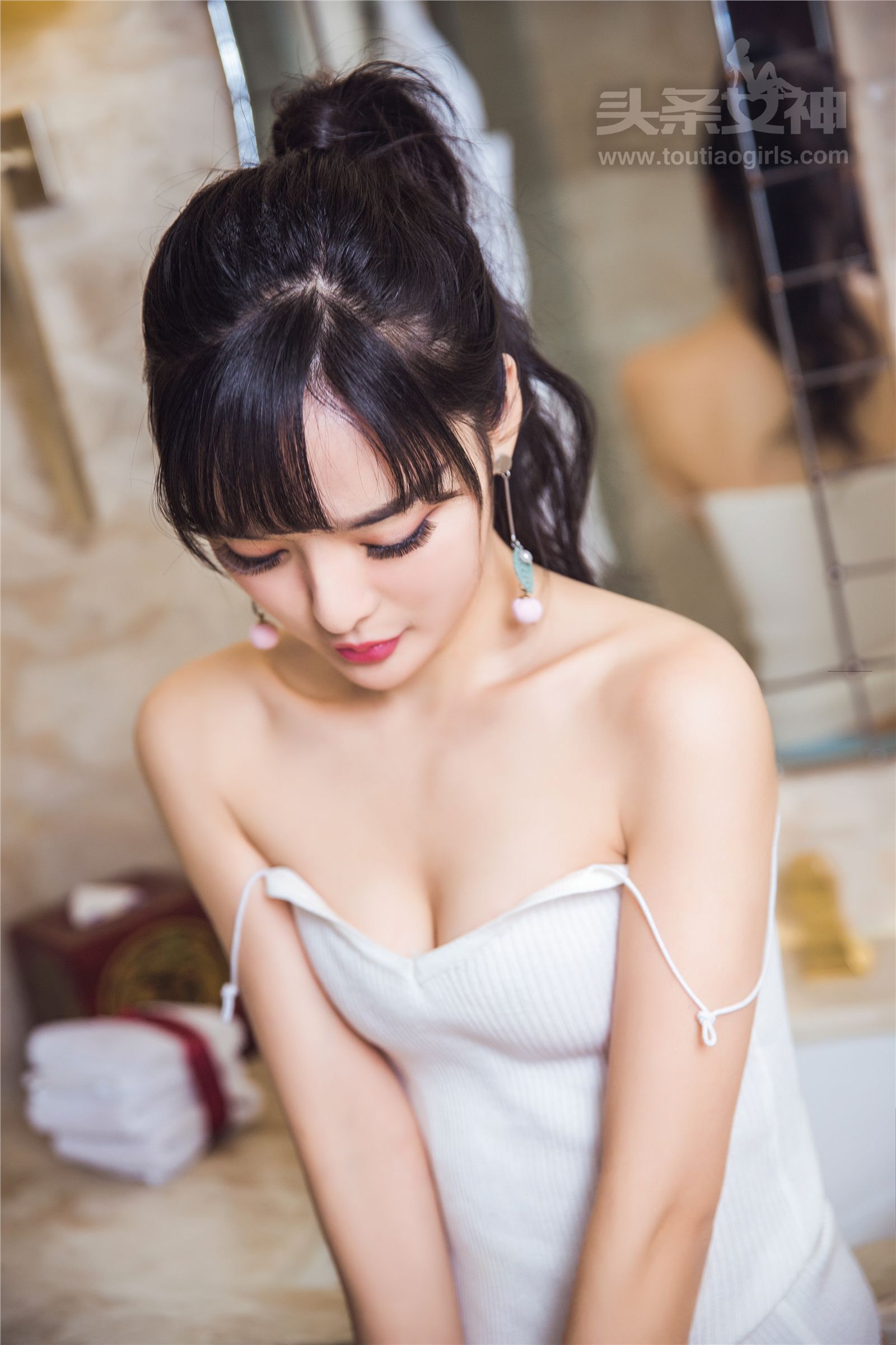 [Toutiaogirls头条女神]2017-07-29 酸酸甜甜就是我 周熙妍